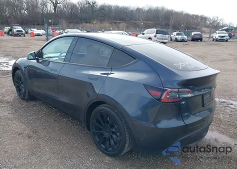 2021 Tesla Model Y Long Range Dual Motor All-Wheel Drive z USA, uszkodzony, nr VIN 5YJYGAEE5MF201182